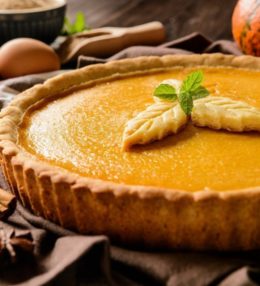 Spicy perfection: Pumpkin pie with ginger crust