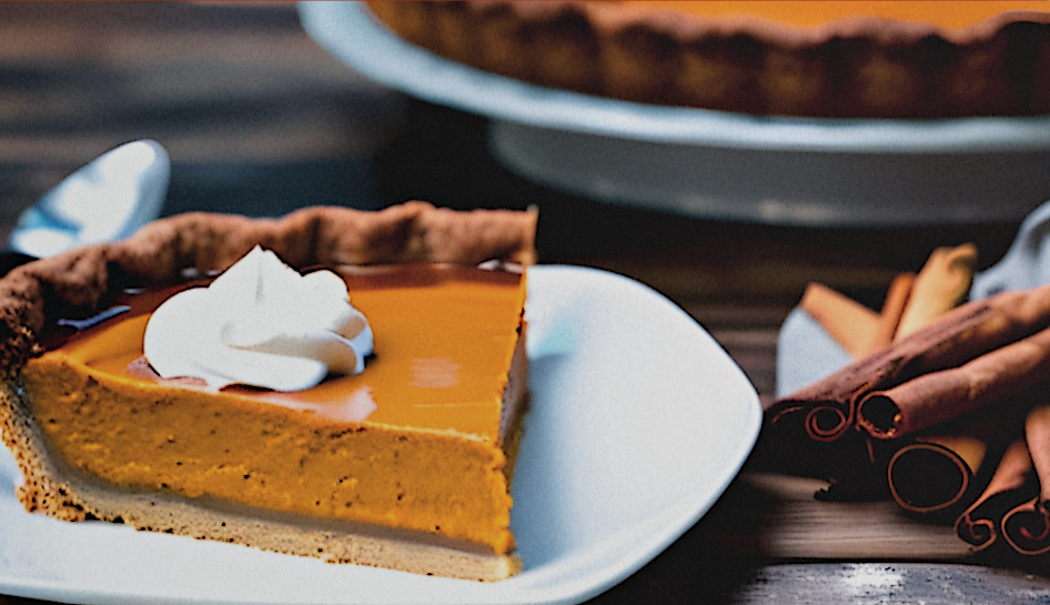 Pumpkin pie with ginger crust