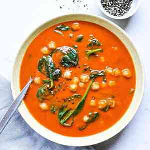 3-Ingredient Roasted Red Pepper Soup with Chickpeas