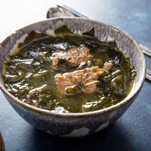 Korean Seaweed and Brisket Soup (Miyeok-Guk) Recipe