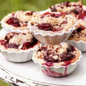 Cherry crumble pies