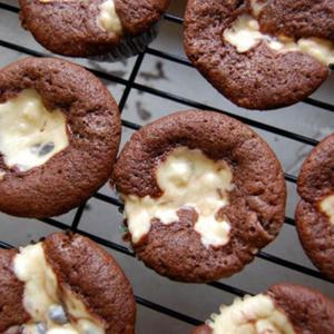 Cooking From The Glossies: Chocolate Cream Cheese Cupcakes