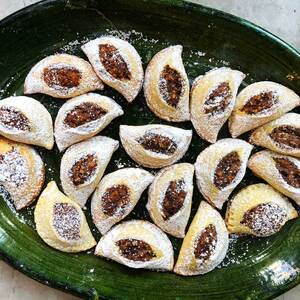 ‘Mpanatigghi (Sicilian Chocolate-Meat Cookies)