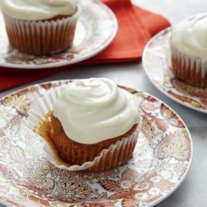 Pumpkin Cupcakes With Maple Buttercream Frosting