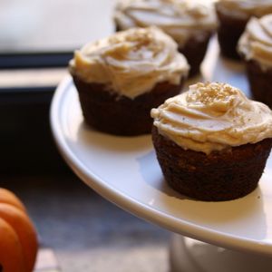 Pumpkin Cupcakes with Chai Cream Cheese Frosting